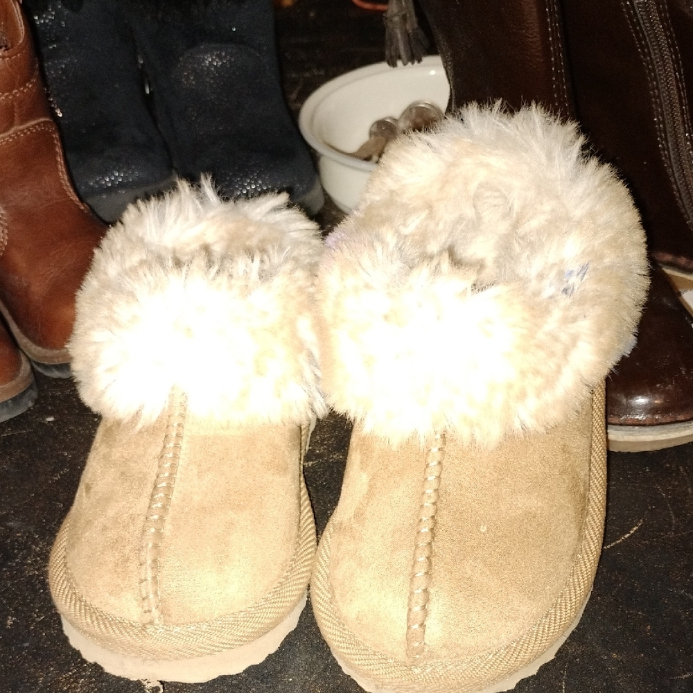 Warm Tan Kids Slippers with Shearling Lining